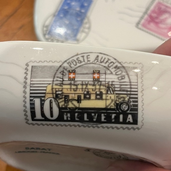 Vintage Limoges Porcelain Stamp/ travel Design Trinket box. So pretty! - Picture 6 of 9